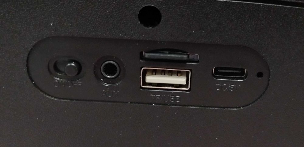 Для музыки и аудиокниг Блютуз / USB / AUX / SD-карта / Тюнер муз центр