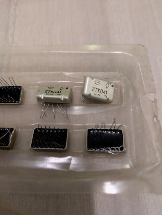 Мікросхеми 2ТК041; 2ЛБ042