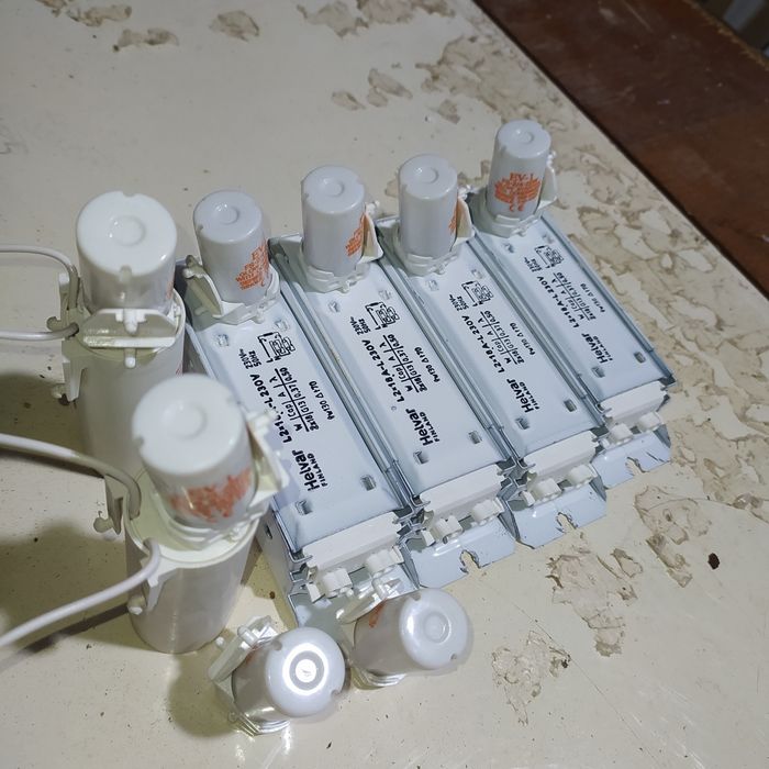 Запчастини до люмінесцентних світильників