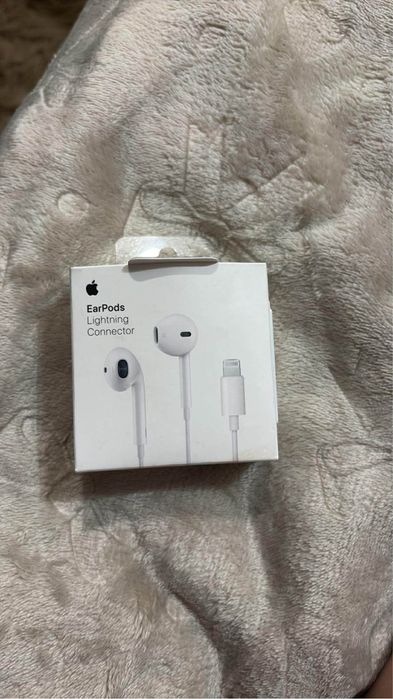 EarPods Lightning connector