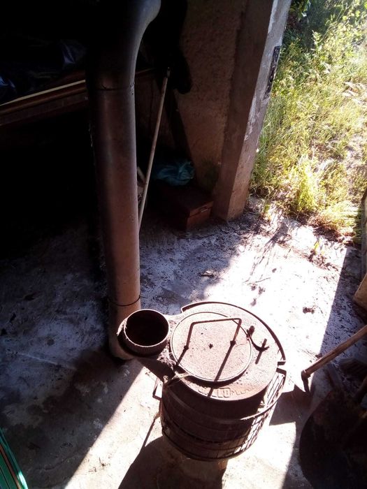 Salamandra em ferro Fundido antiga