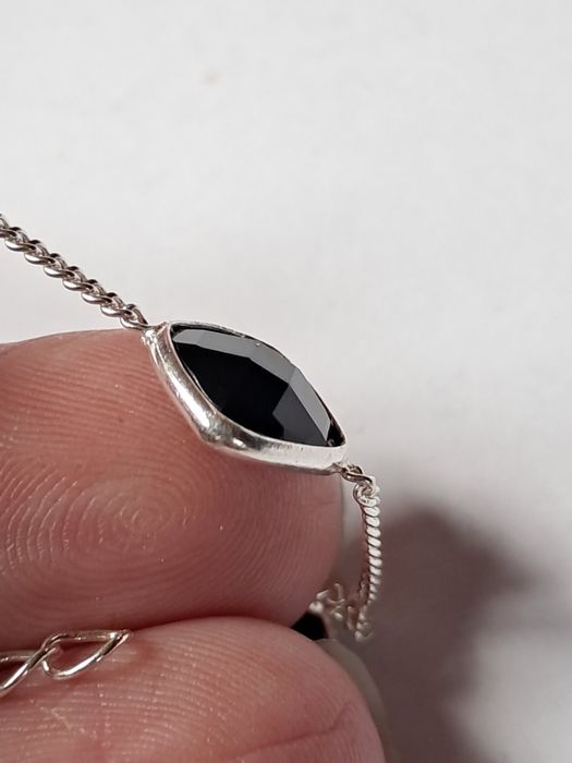 srebrna bransoletka z naturalnymi onyksami