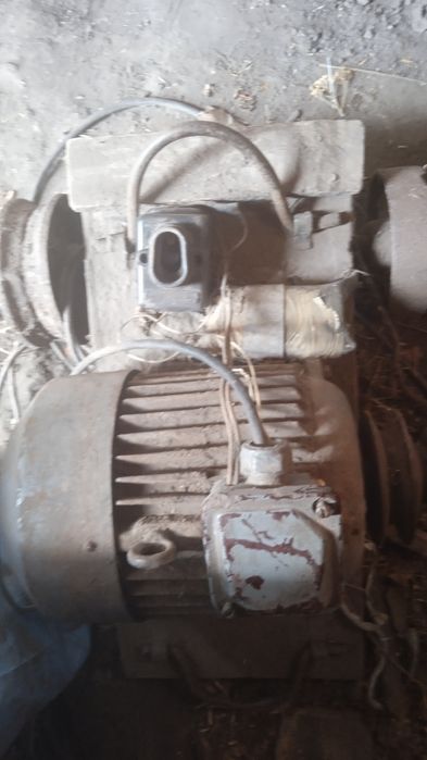 циркулярка с фуганком , мотором і пилами