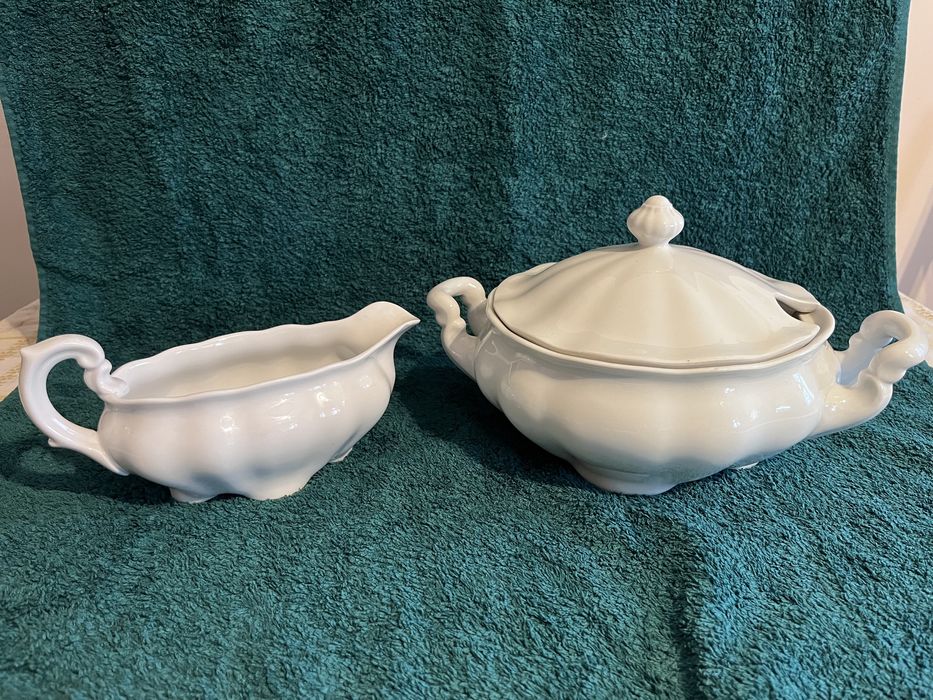 Zestaw Ćmielów Waza plus sosjerka.