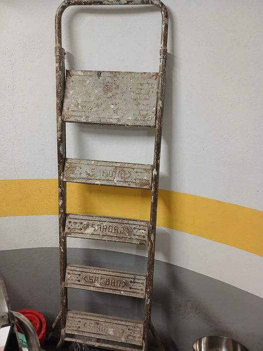 Escadote Sardão de ferro.