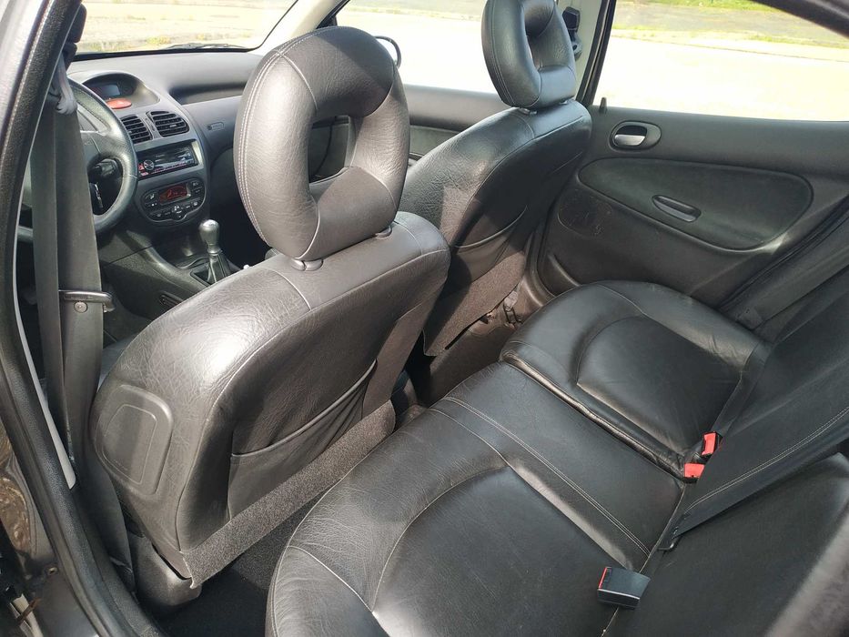 Peugeot 206 1.4 16V Black and Silver