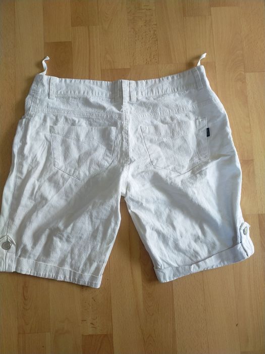 szorty bermudy spodenki białe Agavela 36/38