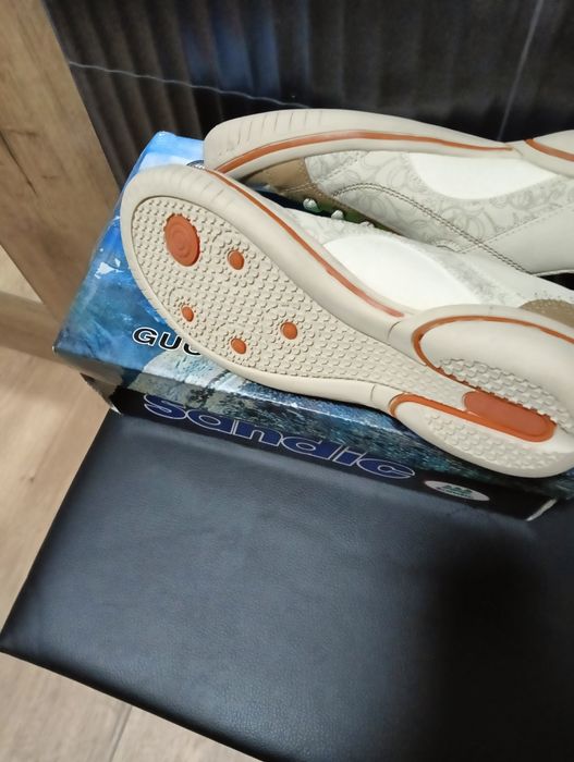 Buty sportowe nowe.