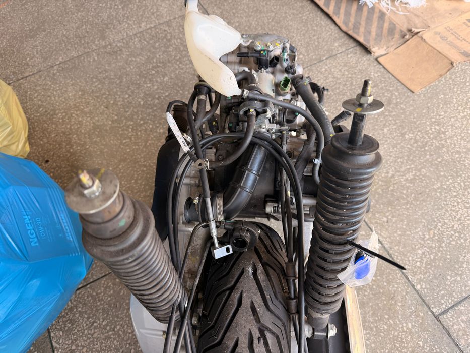 Silnik 125 I-get Vespa GTS 22rok