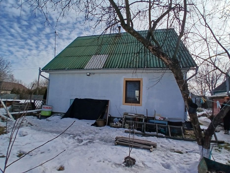 Затишний будинок в селі