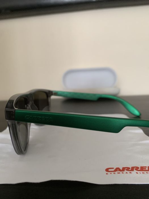 Oculos de sol de crianca