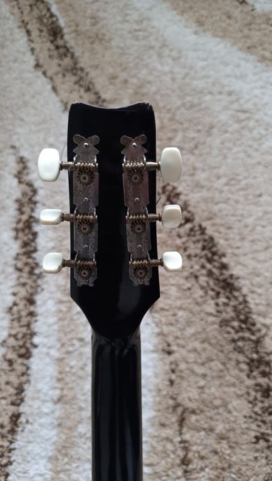 Продам акустичну гітару renome