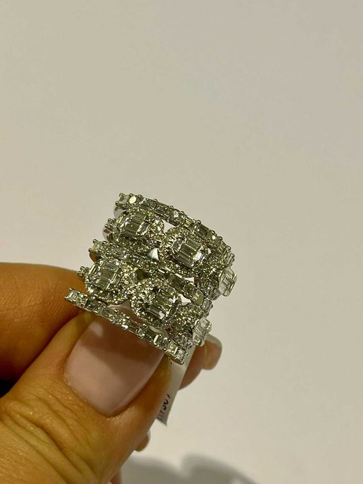Pierścionek Infinity bagiety 3.39 CT