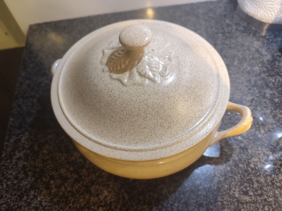 Terrina/tacho com tampa e pegas em grés