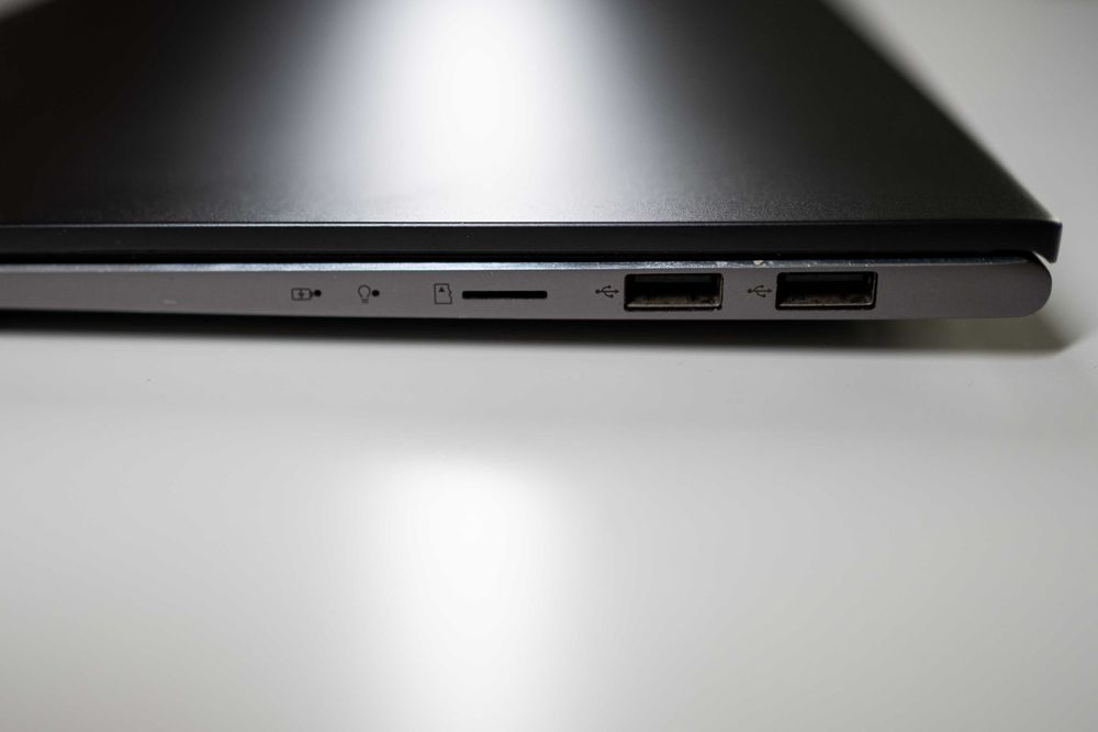 Vivobook ASUS X421EA_S433EA // i5 1135G7; 8GB ram; 512 ssd