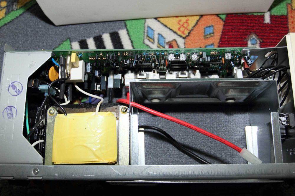 Джерело безперебійного живлення (ДБЖ) APC Back-UPS 650