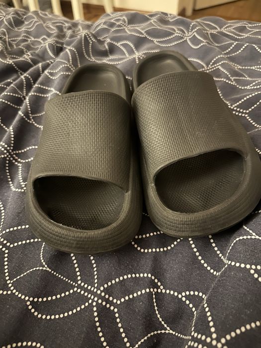 Klapki  sandaly czarne 35-36