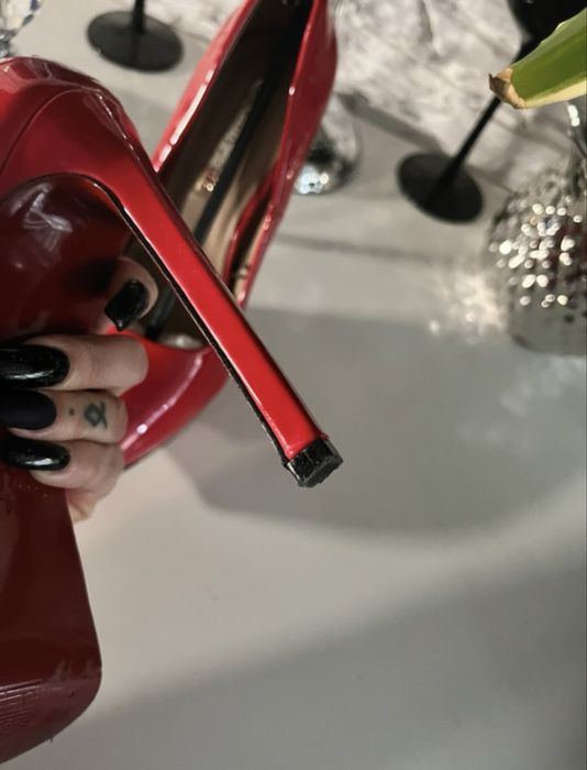 Szpilki czerwone lakierowane platforma 37