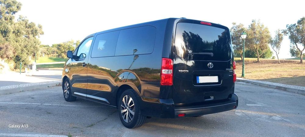 Empresa com licenças TVDE e RNAVT, Viatura XXL,Van 9 lugares