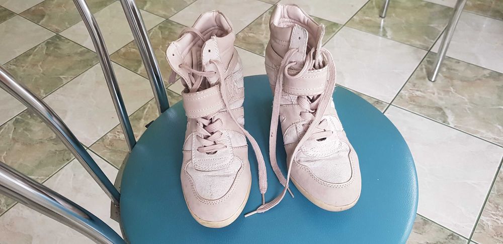 Buty damskie botki 39 rozmiar na koturnie