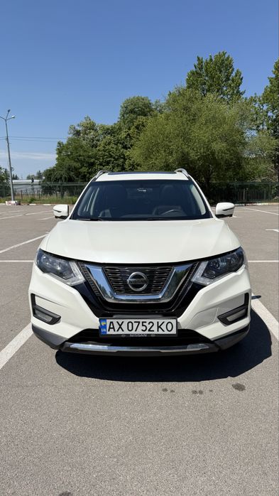 Продам NISAN ROGUE 2017 год