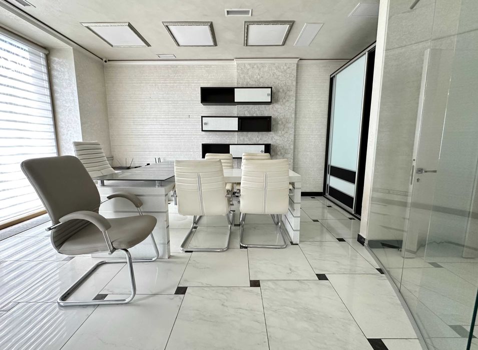 Продаж комерційного приміщення з ремонтом під офіс, клініку, послуги.