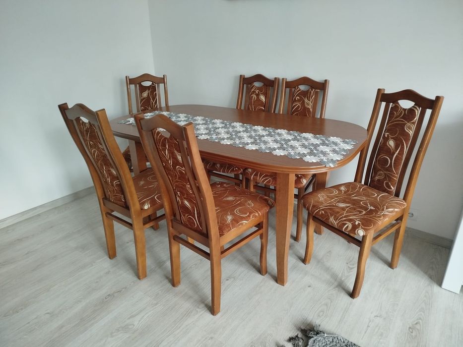 sprzedam stół z krzesłami