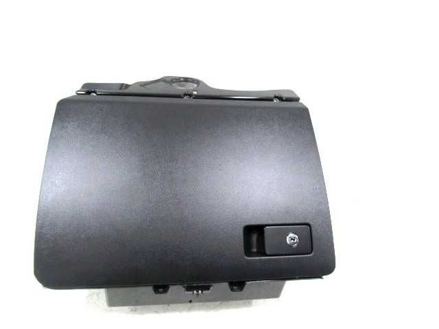 , PASSAT CC schowek EU