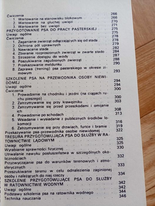 książka: ,,Amatorskie szkolenie psów"