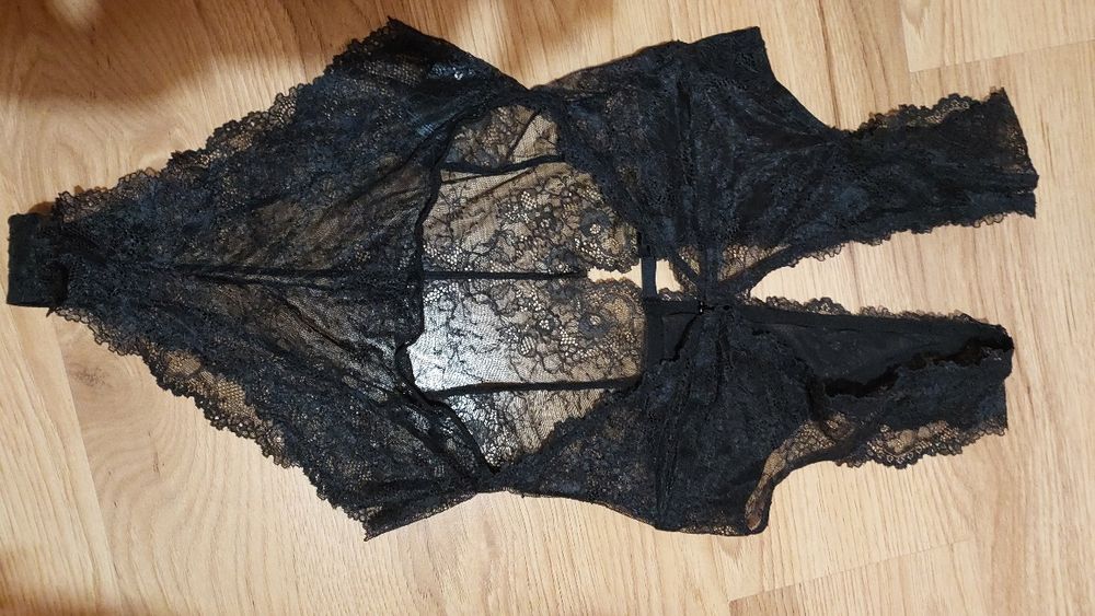 Чорне мереживне боді H&M