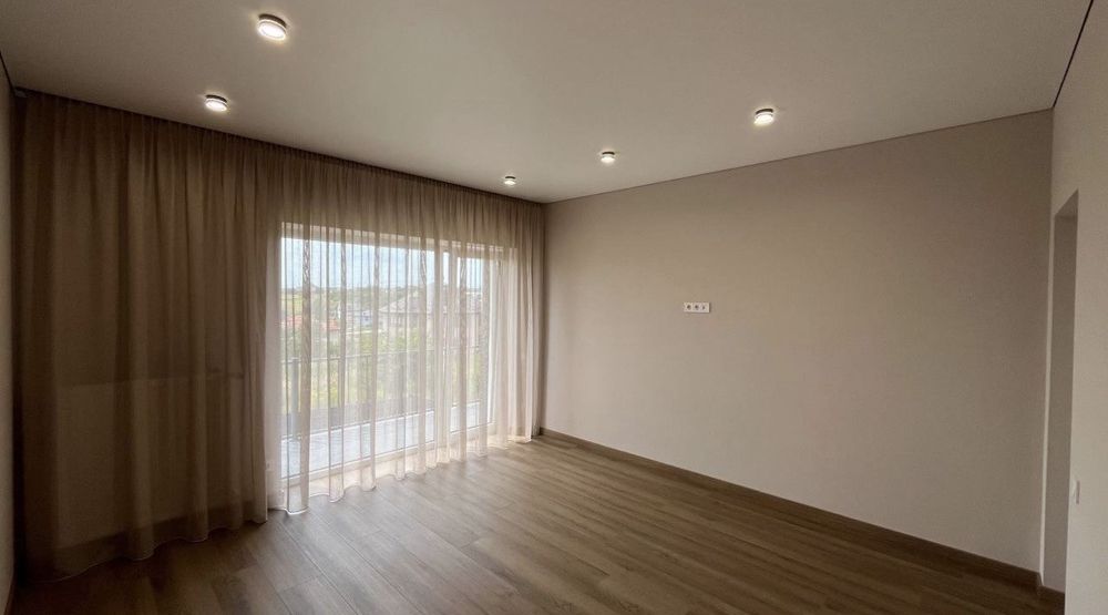 Продаж котеджу з сучасним ремонтом Зубра