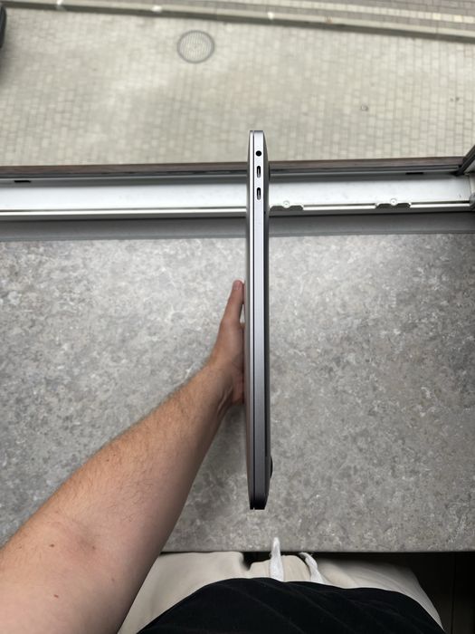 MacBook Pro 16" 2019 | i9 2.4GHz / 32GB / 1TB | 75 циклів