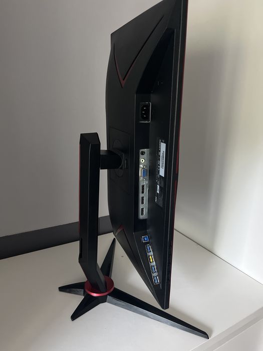 Monitor AOC 24” 144hz 1ms FreeSync