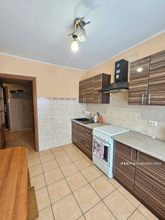 Продам 2-кім квартиру, район 8-9 школи, будинок ОСББ