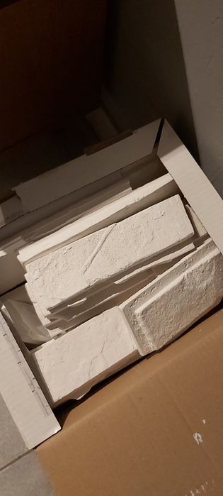 Biała cegła dekoracyjna