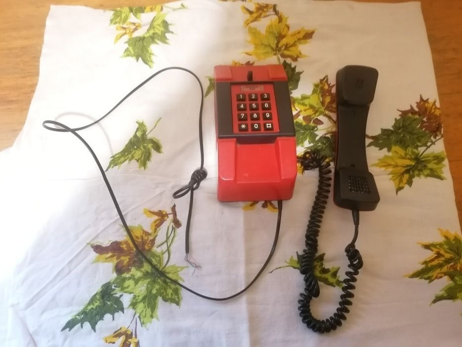 Telefon      BRATEK