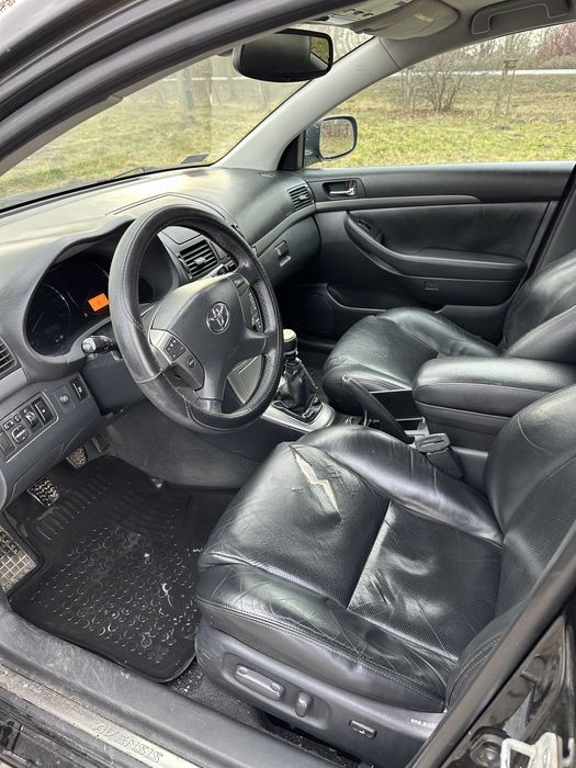 Toyota Avensis T25 2.2 D-CAT