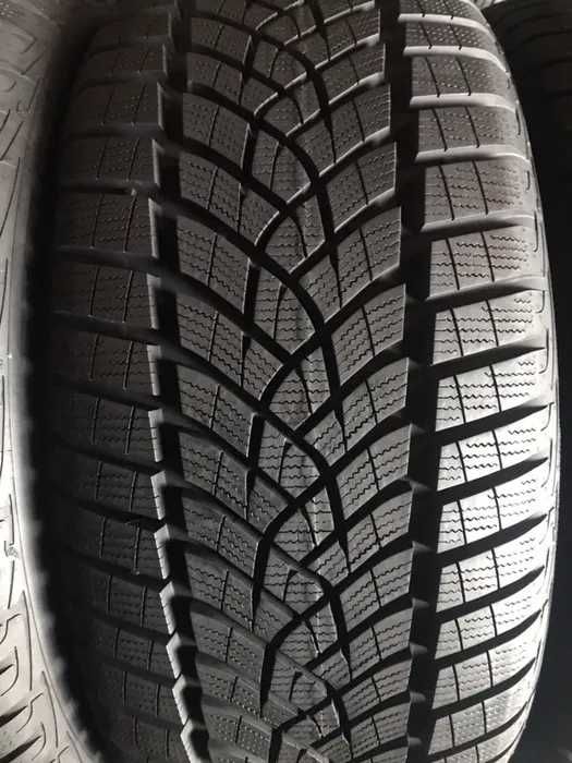 Купити різношорокий комплект зимових БУ шин резини 315/35R21+275/40R21