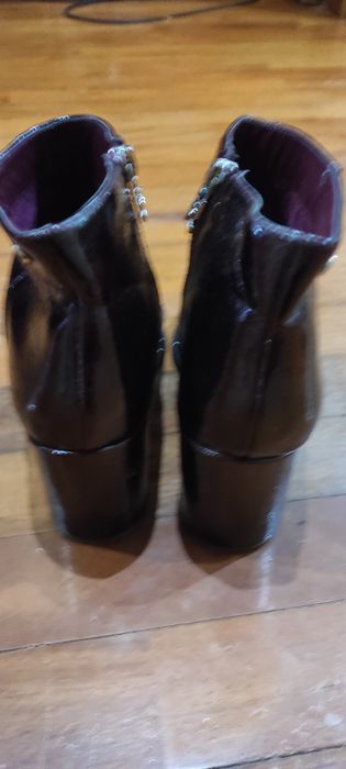 Botas novas, nunca usadas, n. 39