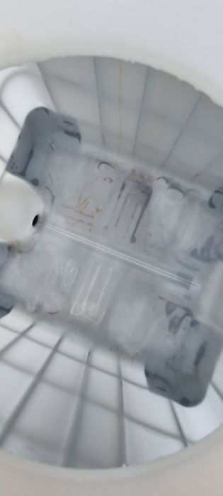 Zbiornik 1000 litrow mauzer mauser po umuciu na maszynie