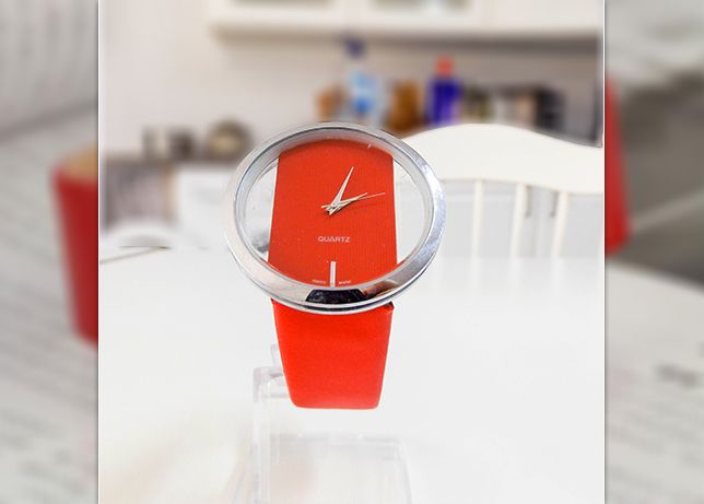 Relogio quartzo vermelho – Mostrador grande - Novo
