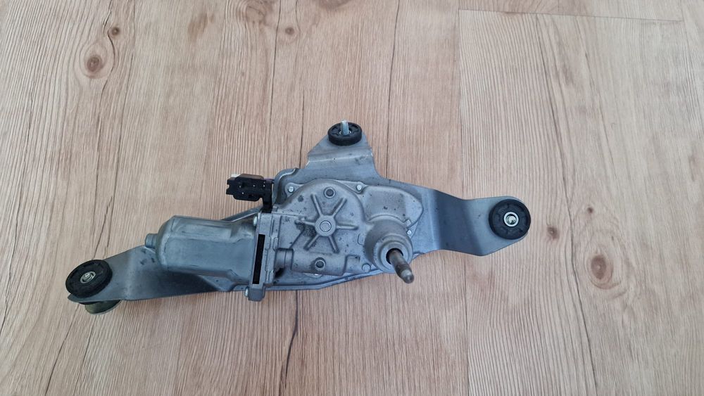 Silniczek do tylnej wycieraczki mazda 3