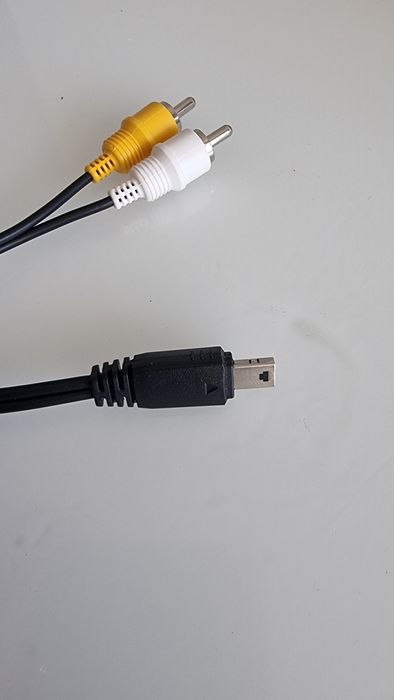 AV кабель UC-E17 для цифрових фотоапаратів