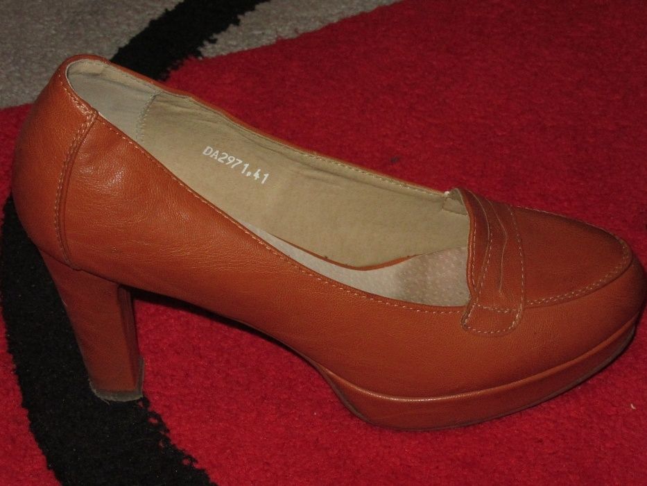 Sprzedam półbuty brązowe rozmiar 41