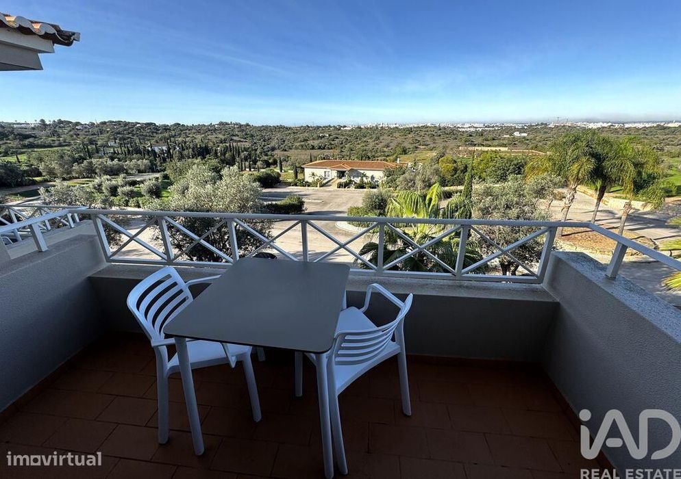 Apartamento em Estômbar e Parchal de 59,00 m2