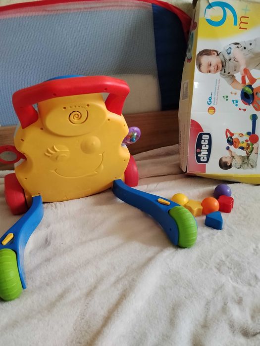 Ходунки -каталка, музичний ігровий центр Chicco
