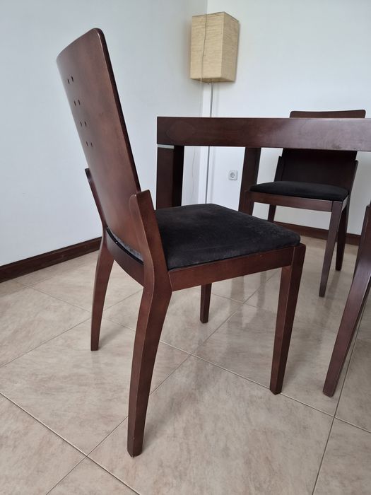 Conjunto Mesa Extensível + 4 Cadeiras