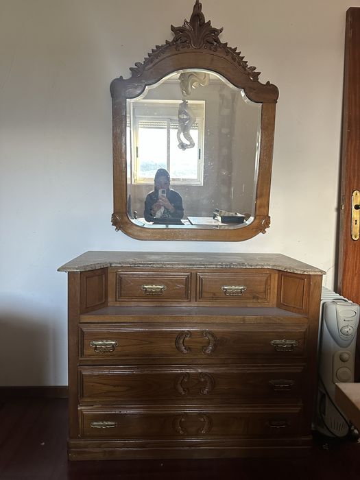 Quarto antigo completo