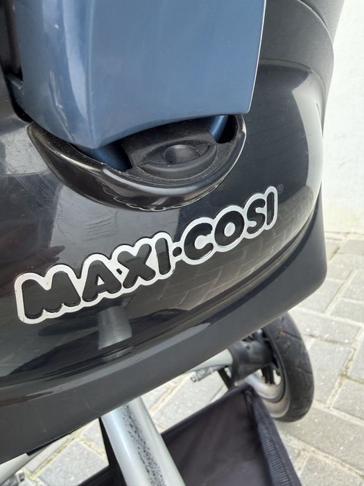 Carrinho bebé Quinny e cadeira auto (ovo) maxicosi