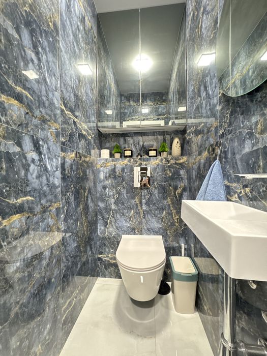 Трьохкімнатна квартра, вид на парк, дизайнерський ремонт для себе